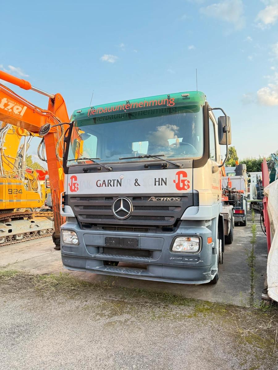 Mercedes-Benz 2536 Abrollkipper – 2