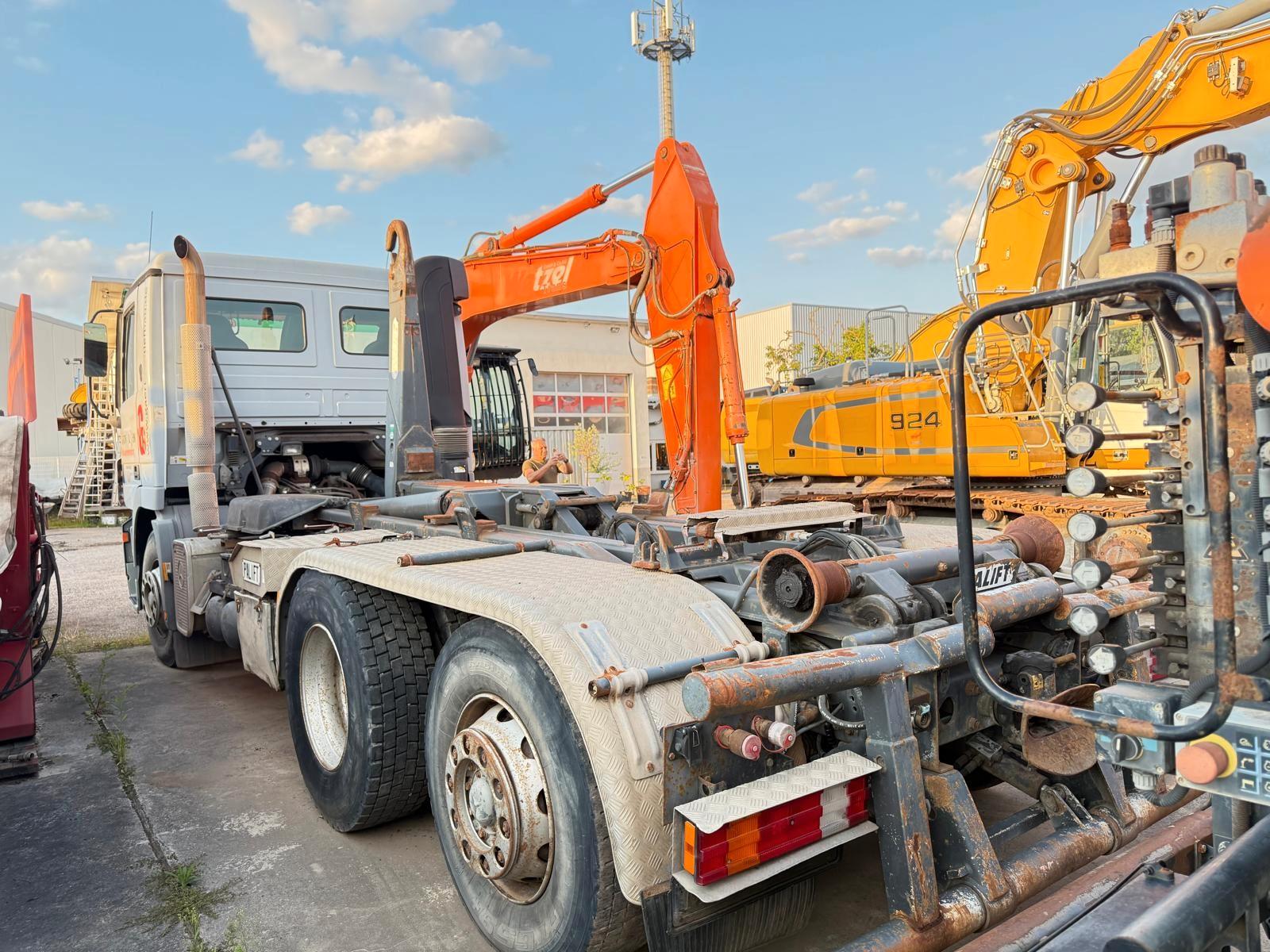 Mercedes-Benz 2536 Abrollkipper – 4